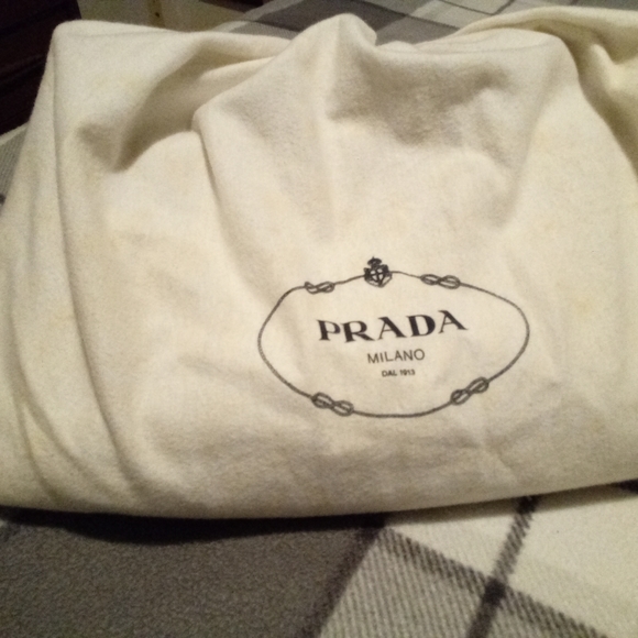 Authentic Prada Tan Vitello Daino Vintage Shoulder Bag - Picture 5 of 9